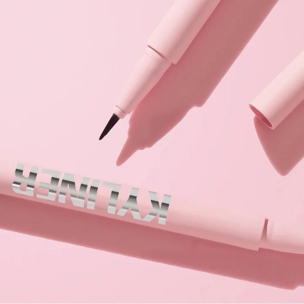 Kylie Cosmetics KylieKyliner Brush Tip Liquid Eyeliner Pen - 001 Black